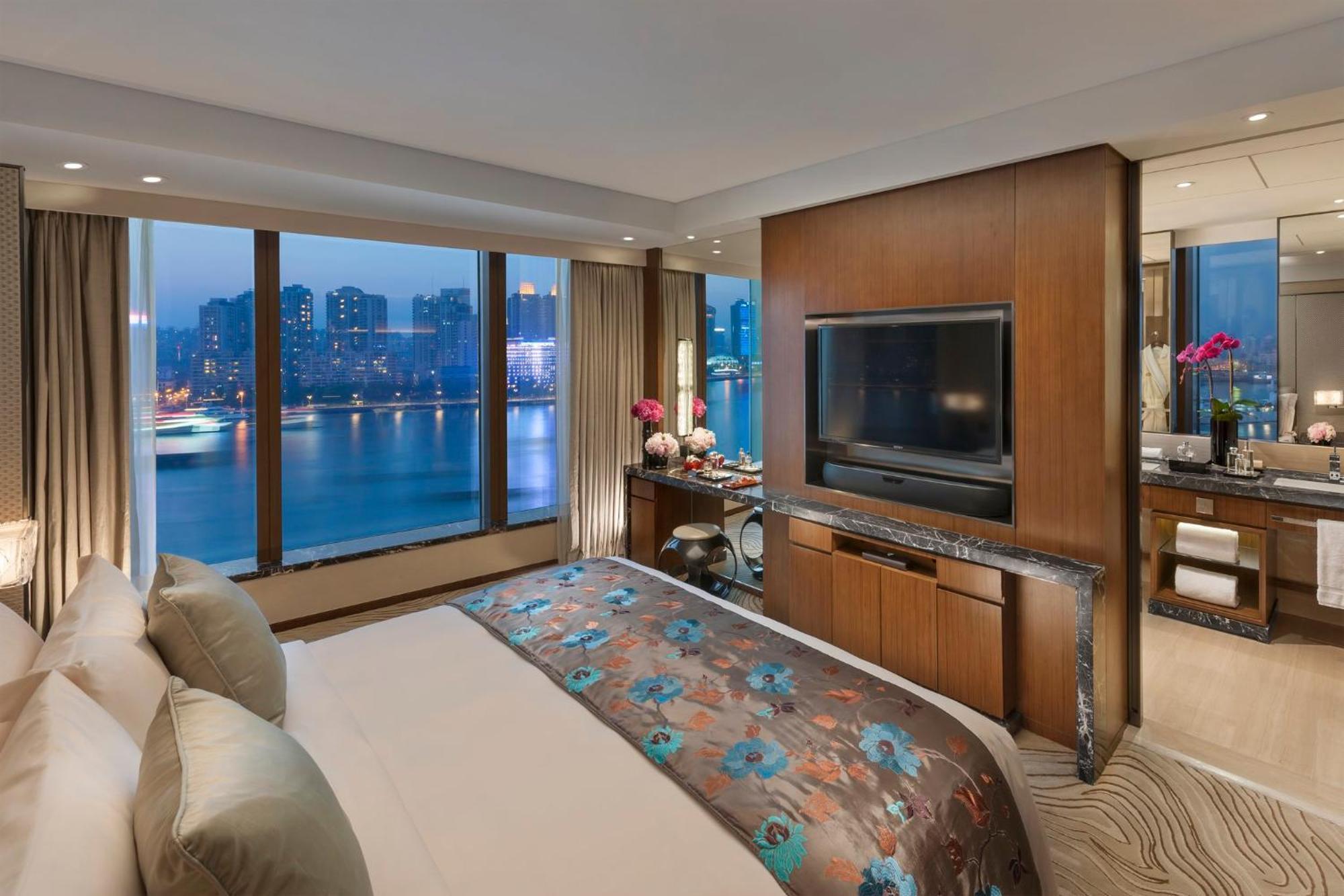 Mandarin Oriental Pudong, Shanghai Exterior photo