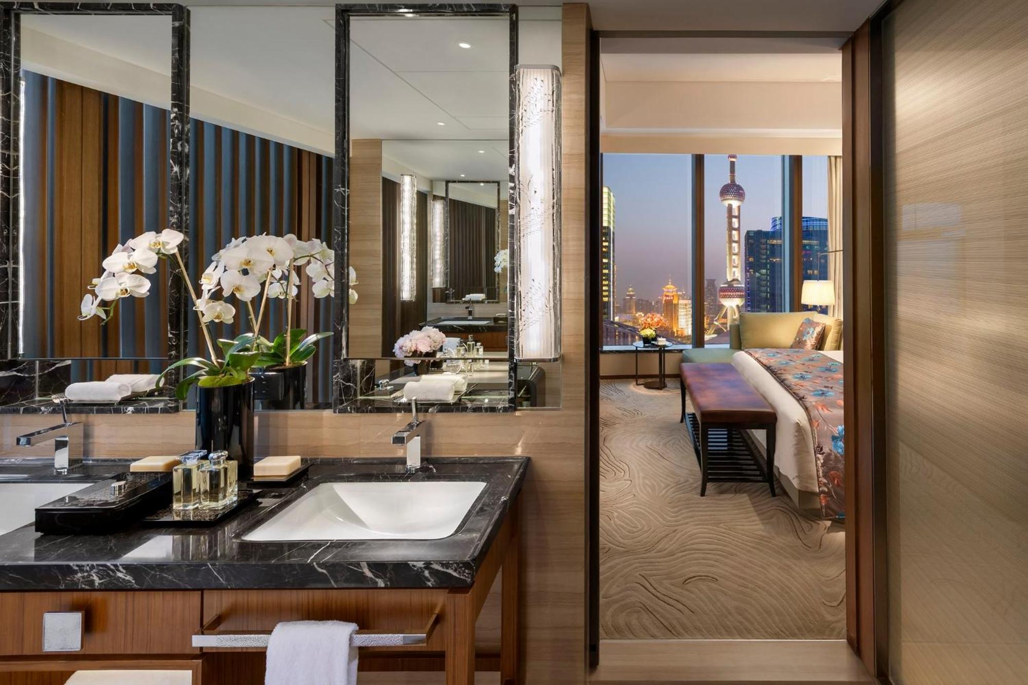 Mandarin Oriental Pudong, Shanghai Exterior photo