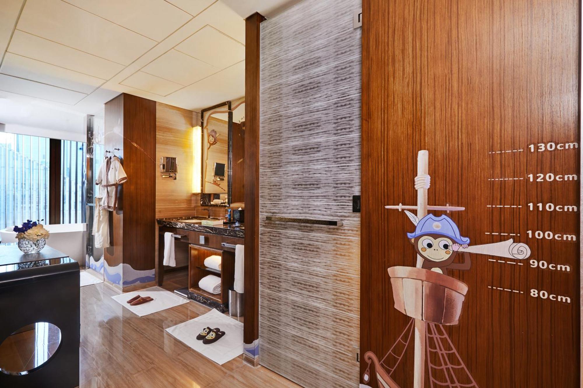 Mandarin Oriental Pudong, Shanghai Exterior photo