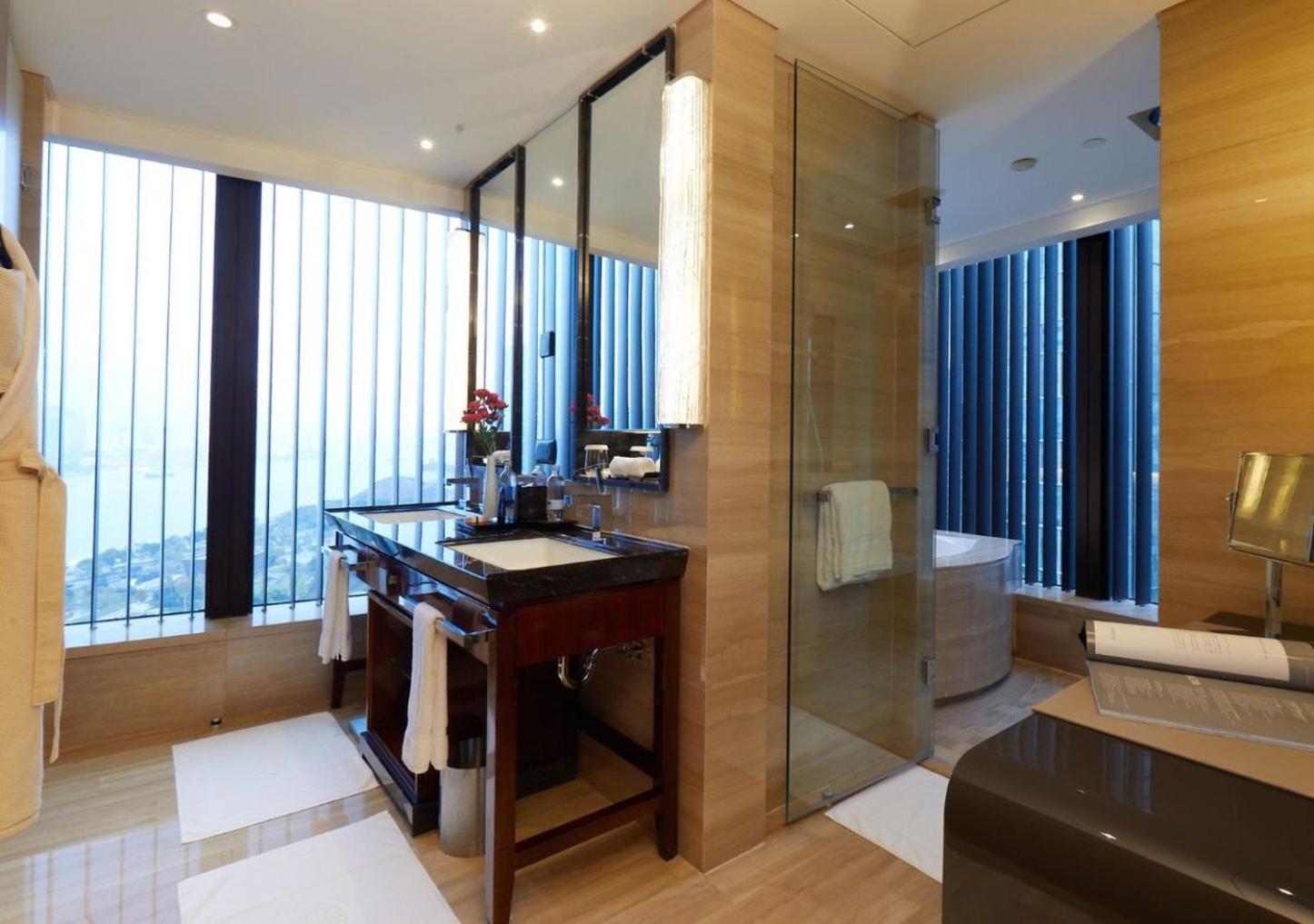 Mandarin Oriental Pudong, Shanghai Exterior photo