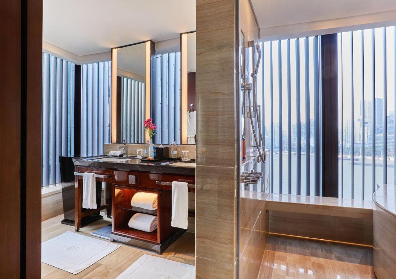 Mandarin Oriental Pudong, Shanghai Exterior photo