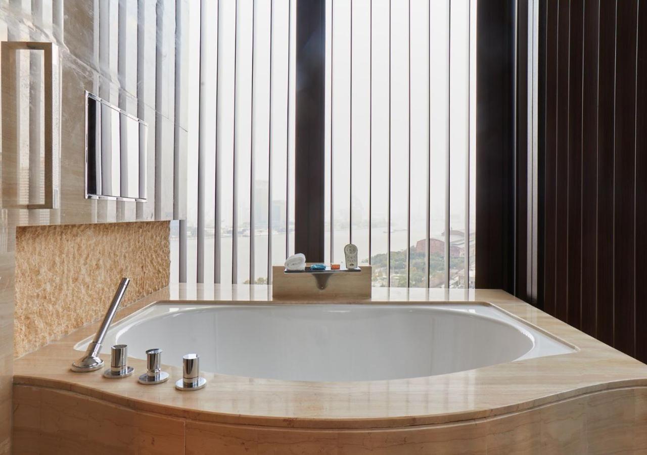 Mandarin Oriental Pudong, Shanghai Exterior photo